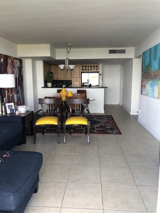 Recently Sold: $485,000 (1 beds, 1 baths, 930 Square Feet)