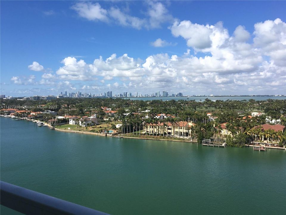 Recently Sold: $485,000 (1 beds, 1 baths, 930 Square Feet)