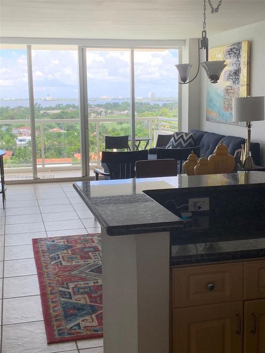 Recently Sold: $485,000 (1 beds, 1 baths, 930 Square Feet)