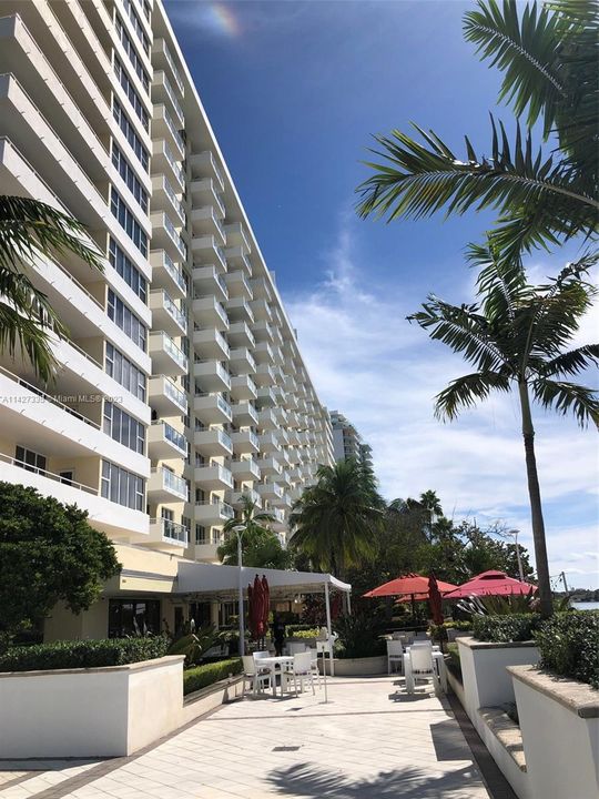 Recently Sold: $485,000 (1 beds, 1 baths, 930 Square Feet)