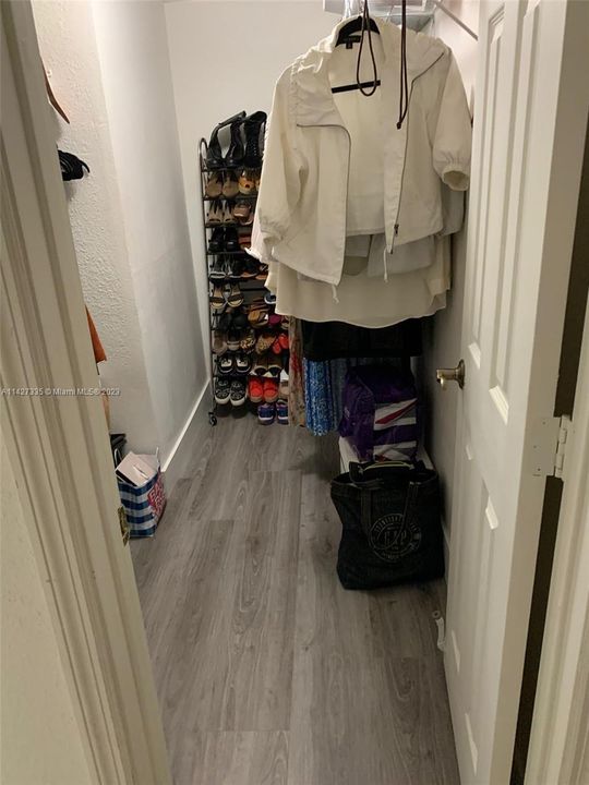 Recently Sold: $485,000 (1 beds, 1 baths, 930 Square Feet)