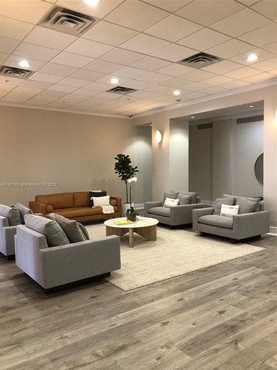 Recently Sold: $485,000 (1 beds, 1 baths, 930 Square Feet)