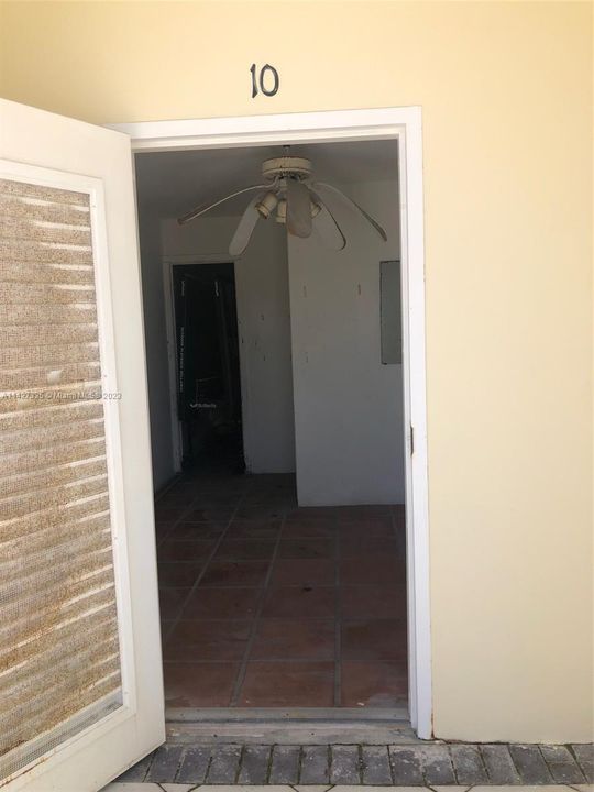 Recently Sold: $485,000 (1 beds, 1 baths, 930 Square Feet)