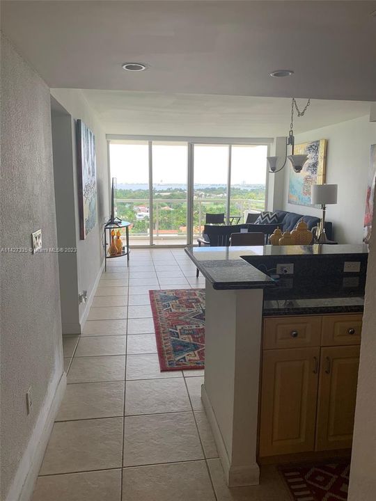 Recently Sold: $485,000 (1 beds, 1 baths, 930 Square Feet)