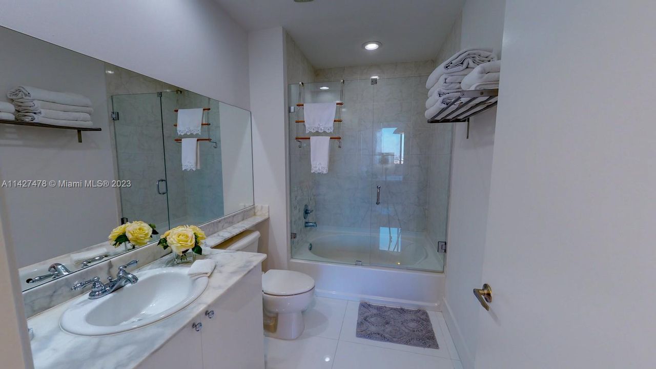 最近租的: $3,900 (2 贝兹, 2 浴室, 1157 平方英尺)