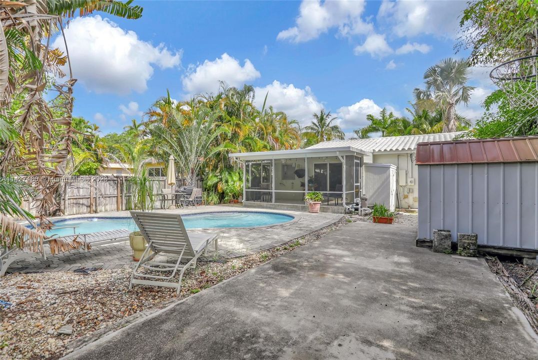 Recently Sold: $550,000 (2 beds, 2 baths, 1302 Square Feet)