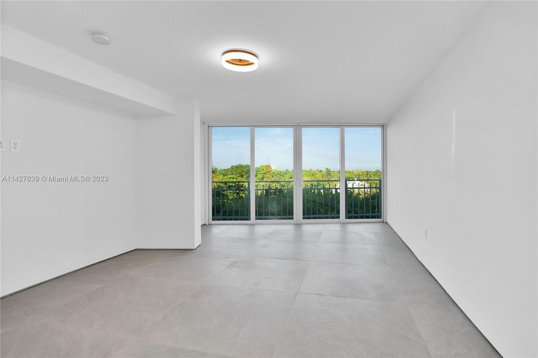 Recently Sold: $2,500,000 (3 beds, 3 baths, 2690 Square Feet)