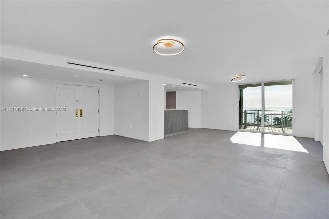 Recently Sold: $2,500,000 (3 beds, 3 baths, 2690 Square Feet)