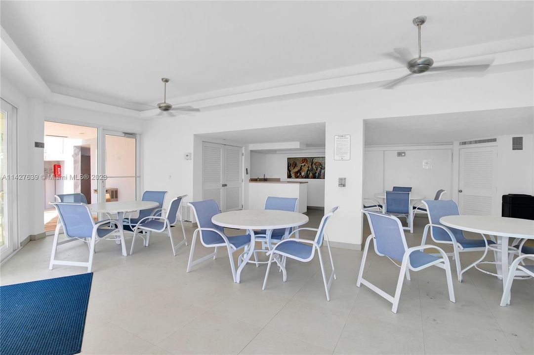 Recently Sold: $2,500,000 (3 beds, 3 baths, 2690 Square Feet)