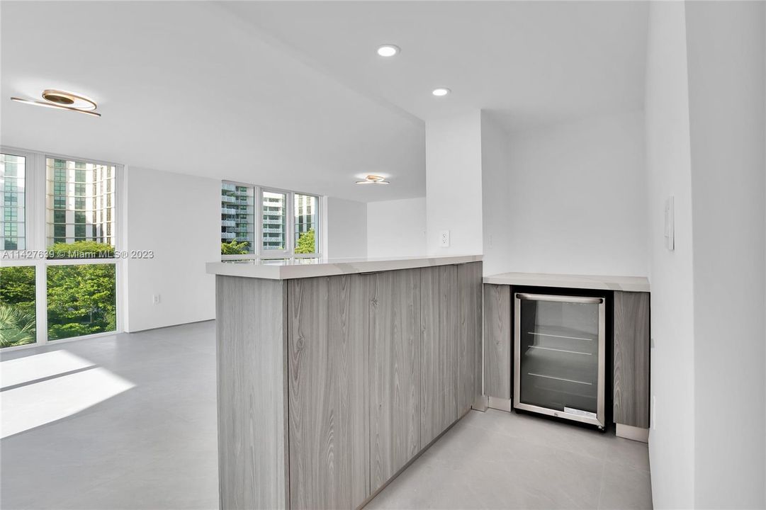 Recently Sold: $2,500,000 (3 beds, 3 baths, 2690 Square Feet)