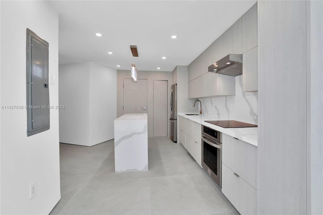 Recently Sold: $2,500,000 (3 beds, 3 baths, 2690 Square Feet)