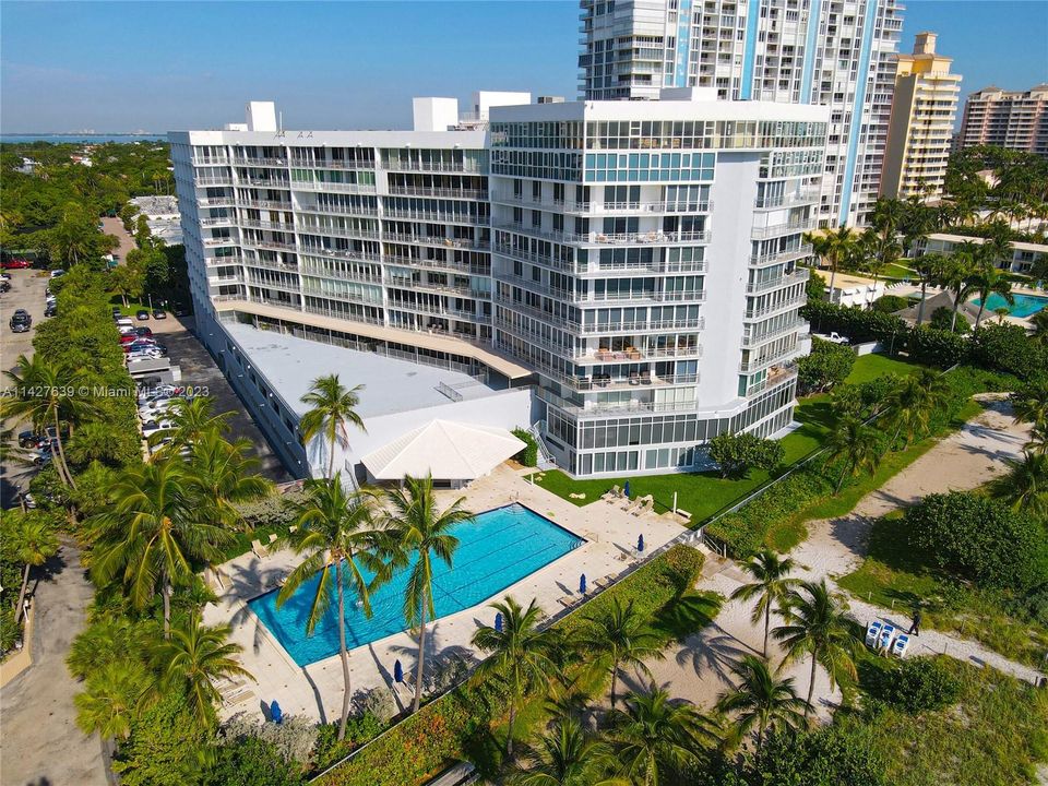 Recently Sold: $2,500,000 (3 beds, 3 baths, 2690 Square Feet)