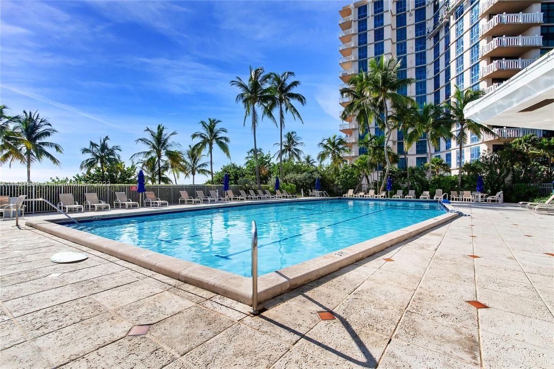 Recently Sold: $2,500,000 (3 beds, 3 baths, 2690 Square Feet)