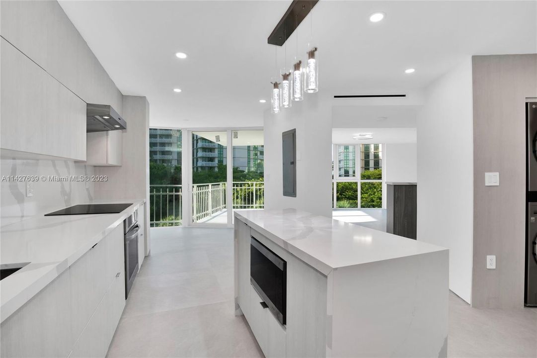 Recently Sold: $2,500,000 (3 beds, 3 baths, 2690 Square Feet)