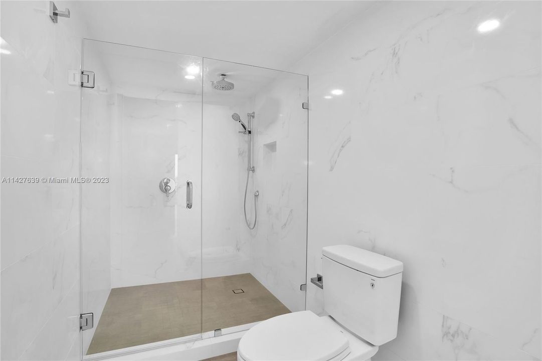 Recently Sold: $2,500,000 (3 beds, 3 baths, 2690 Square Feet)