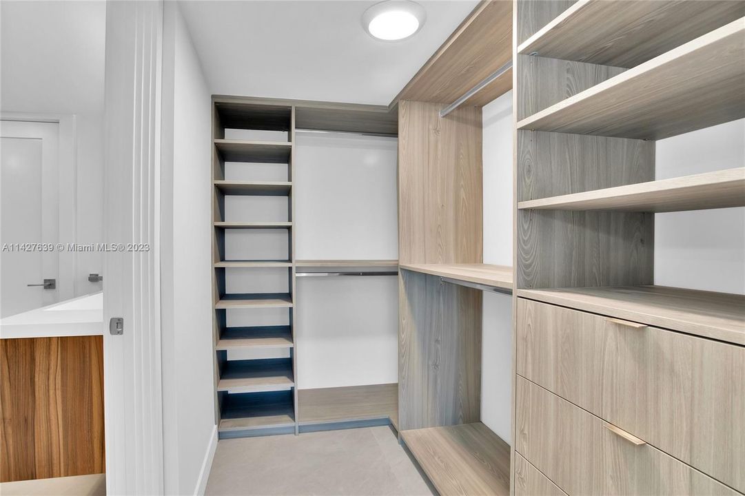 Recently Sold: $2,500,000 (3 beds, 3 baths, 2690 Square Feet)