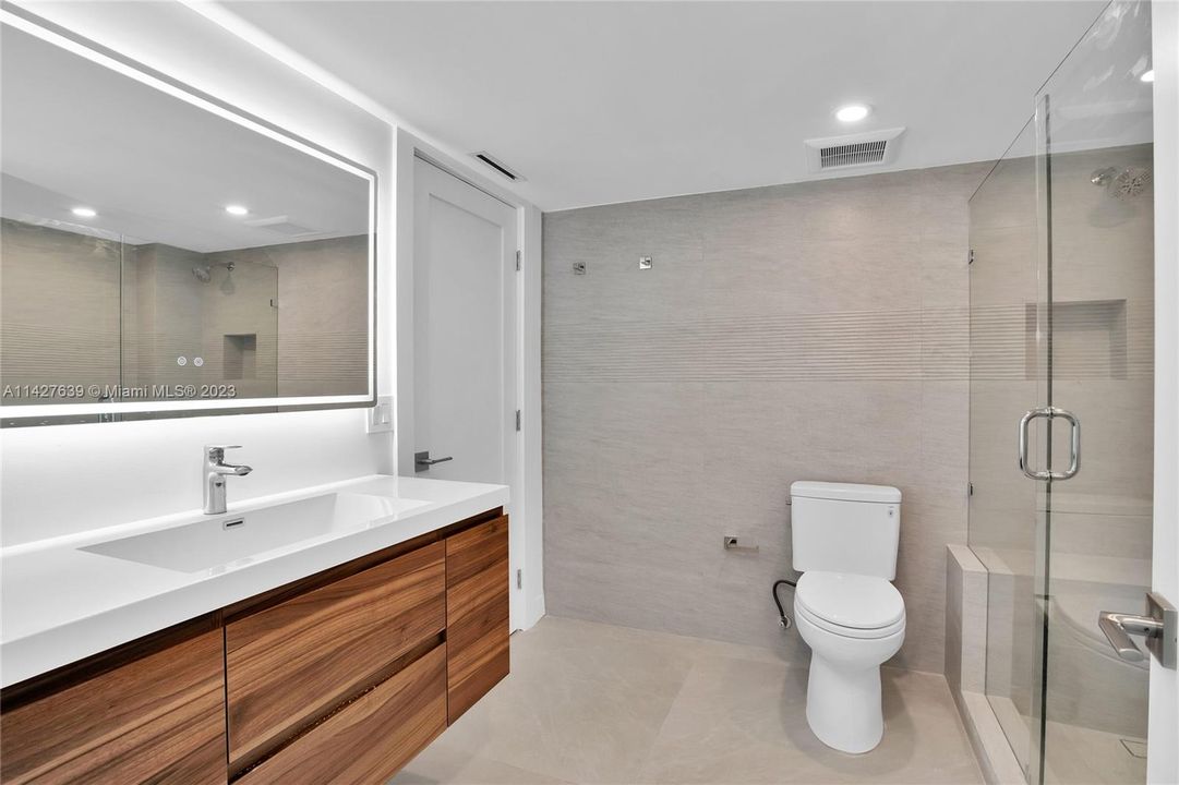 Recently Sold: $2,500,000 (3 beds, 3 baths, 2690 Square Feet)