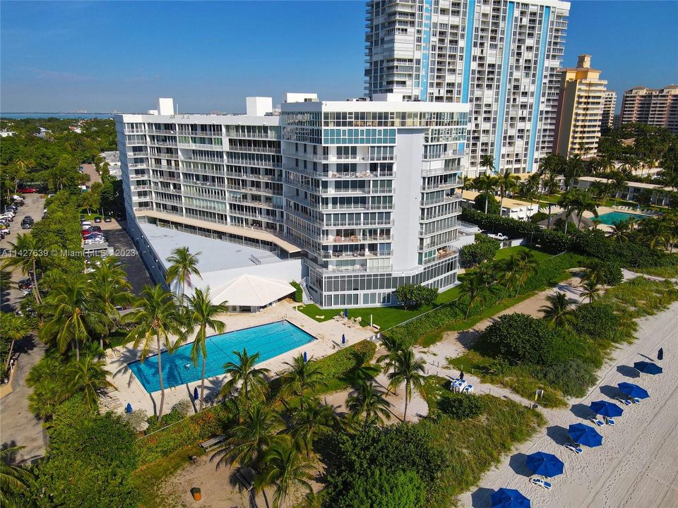 Recently Sold: $2,500,000 (3 beds, 3 baths, 2690 Square Feet)