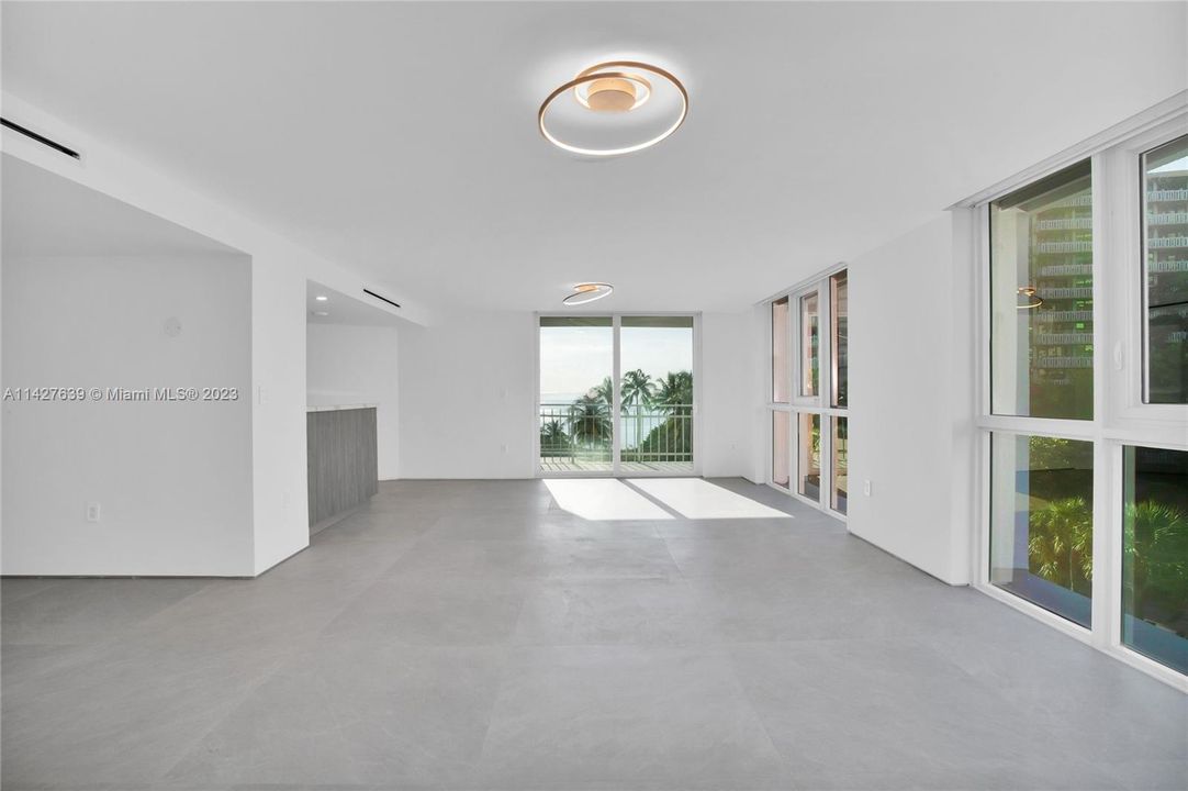 Recently Sold: $2,500,000 (3 beds, 3 baths, 2690 Square Feet)