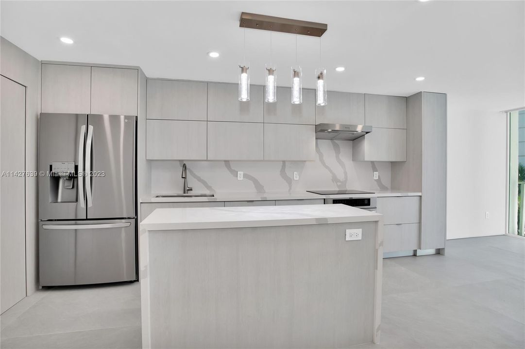 Recently Sold: $2,500,000 (3 beds, 3 baths, 2690 Square Feet)