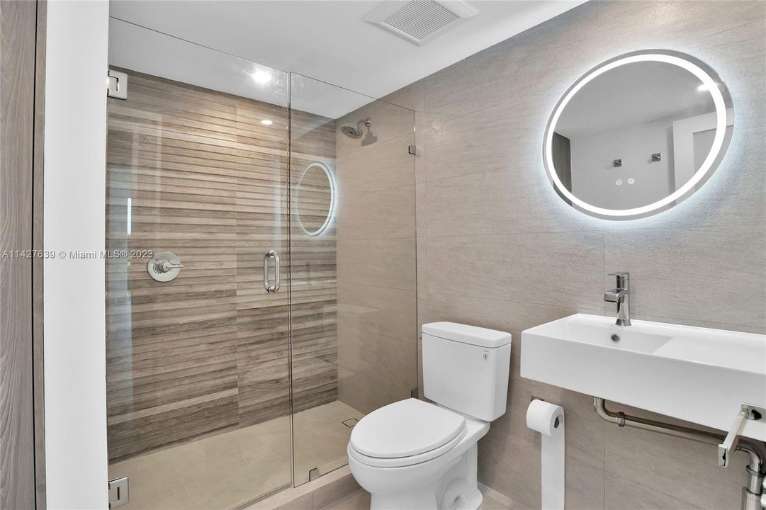 Recently Sold: $2,500,000 (3 beds, 3 baths, 2690 Square Feet)