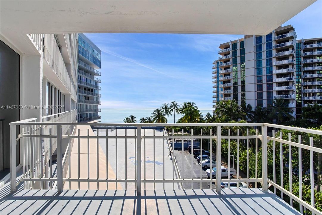 Recently Sold: $2,500,000 (3 beds, 3 baths, 2690 Square Feet)
