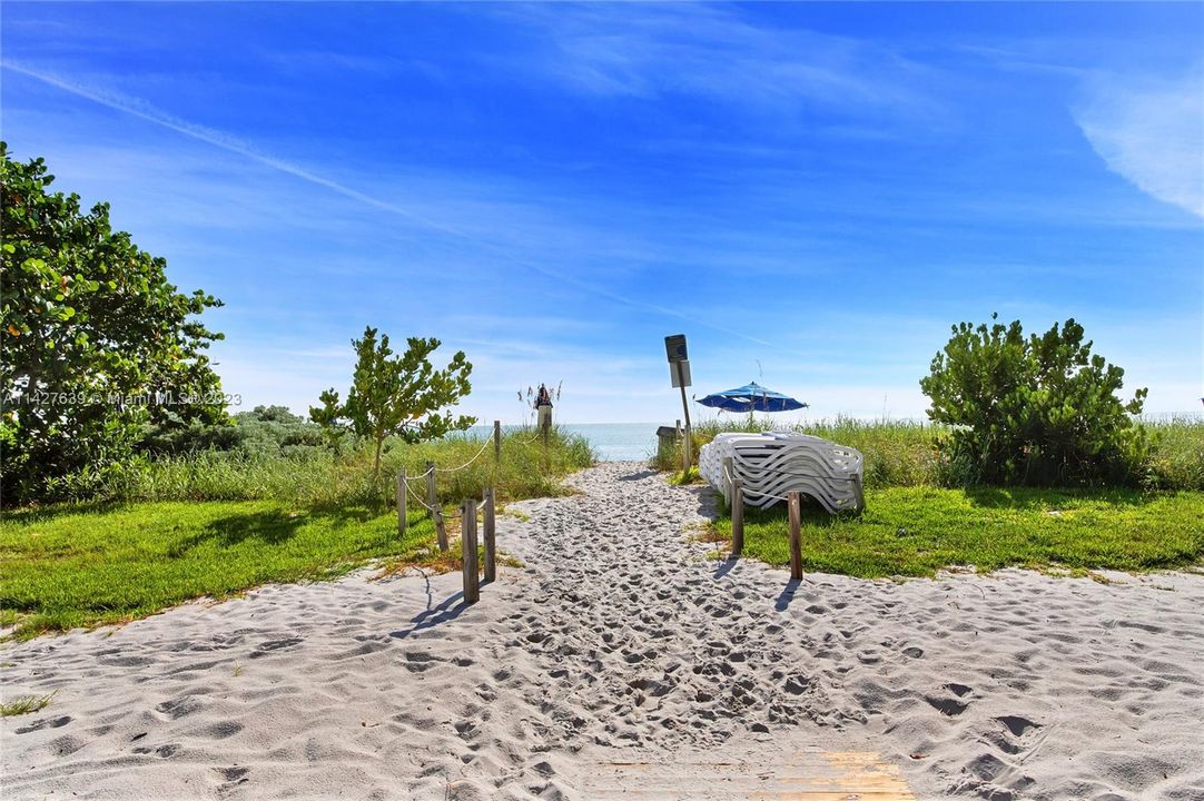 Recently Sold: $2,500,000 (3 beds, 3 baths, 2690 Square Feet)