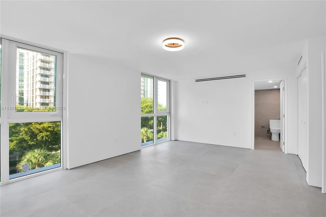 Recently Sold: $2,500,000 (3 beds, 3 baths, 2690 Square Feet)