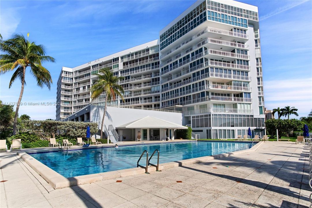Recently Sold: $2,500,000 (3 beds, 3 baths, 2690 Square Feet)