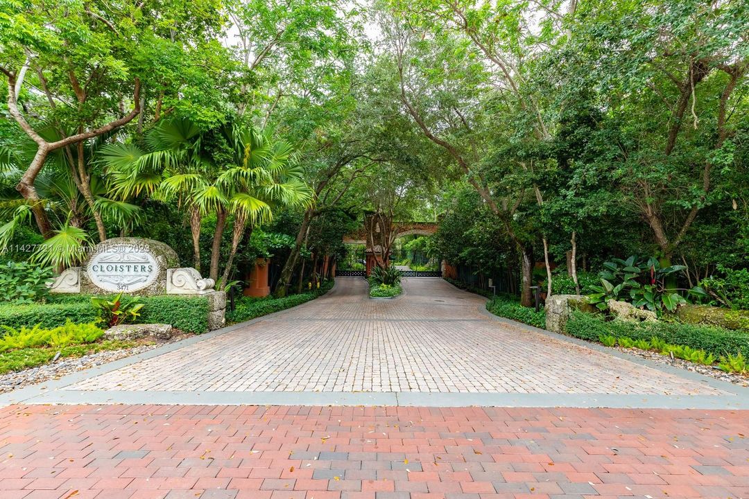 Recently Rented: $20,000 (4 beds, 4 baths, 5860 Square Feet)