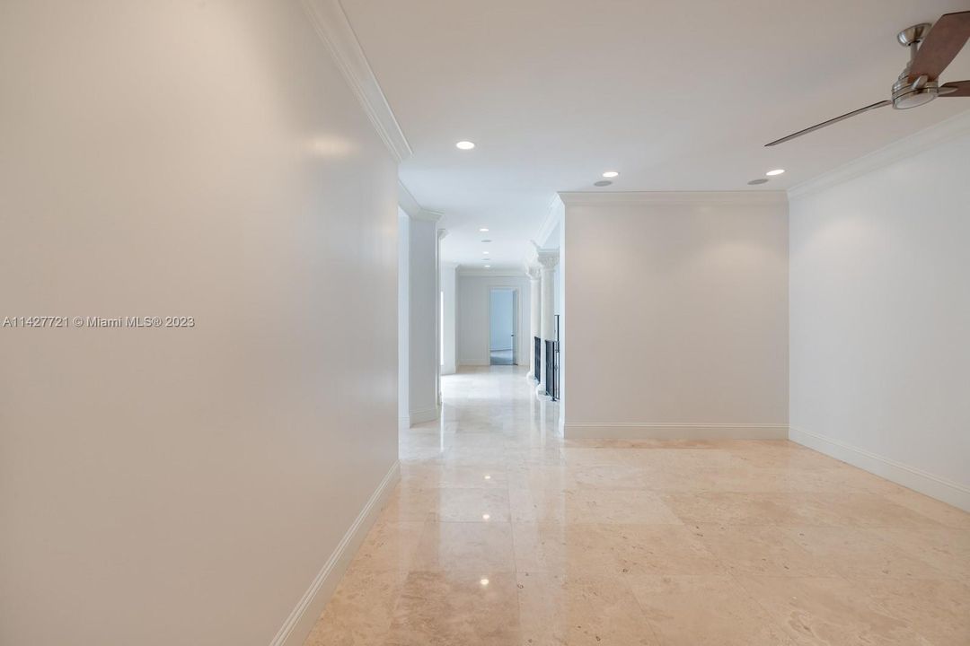 Recently Rented: $20,000 (4 beds, 4 baths, 5860 Square Feet)