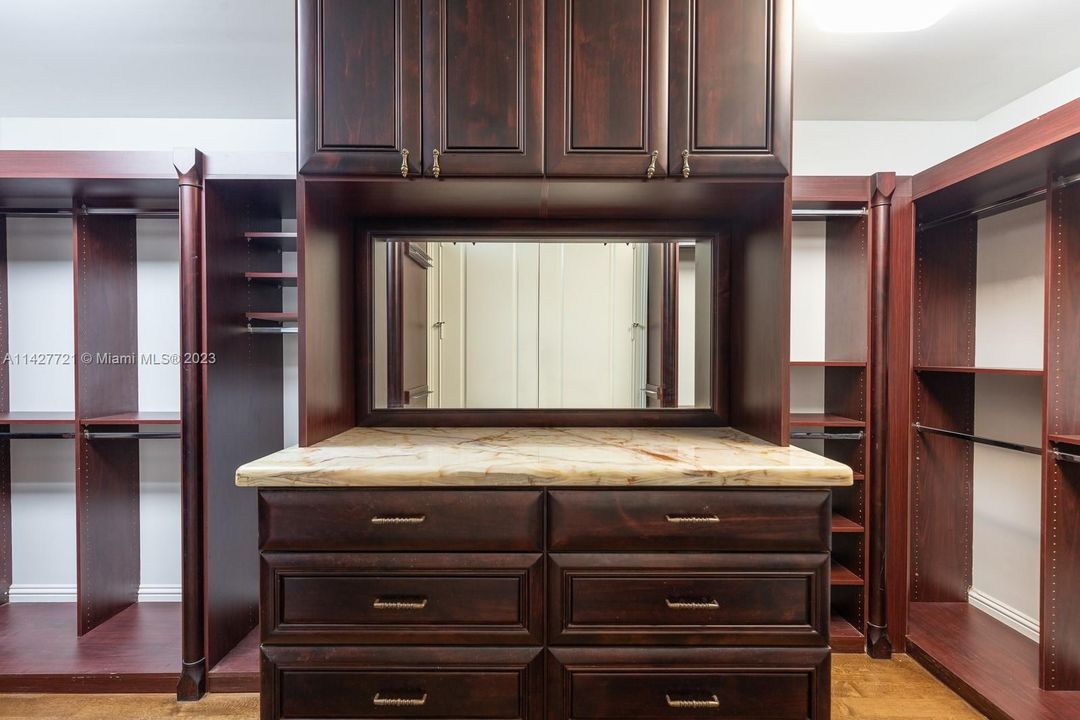 Recently Rented: $20,000 (4 beds, 4 baths, 5860 Square Feet)