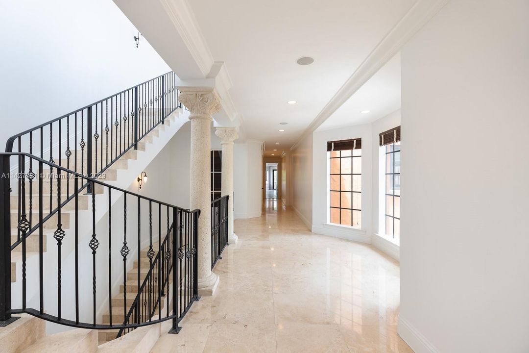 Recently Rented: $20,000 (4 beds, 4 baths, 5860 Square Feet)