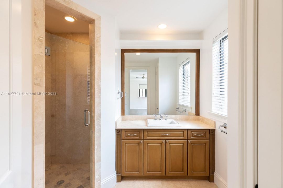 Recently Rented: $20,000 (4 beds, 4 baths, 5860 Square Feet)