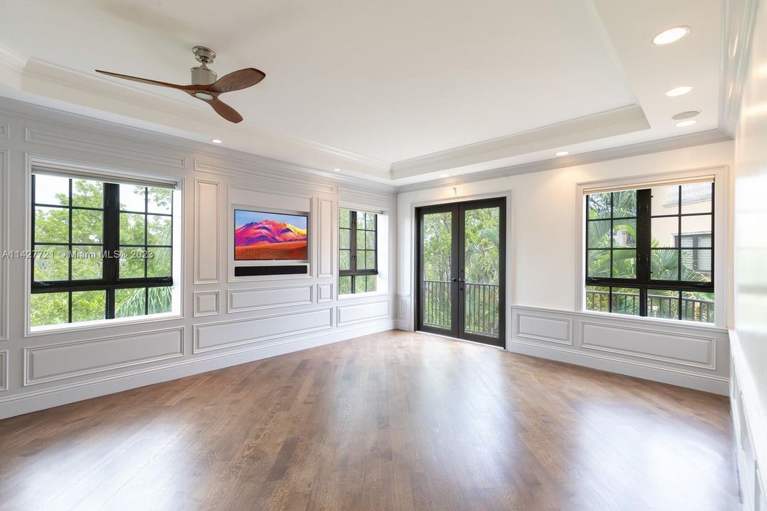 Recently Rented: $20,000 (4 beds, 4 baths, 5860 Square Feet)