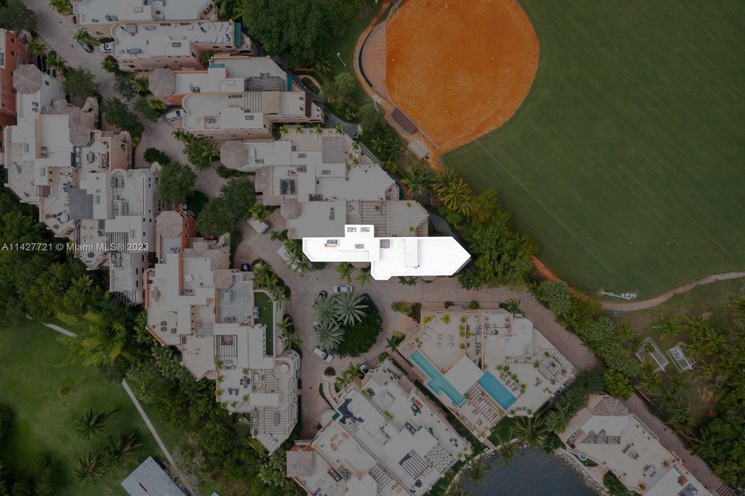 Recently Rented: $20,000 (4 beds, 4 baths, 5860 Square Feet)