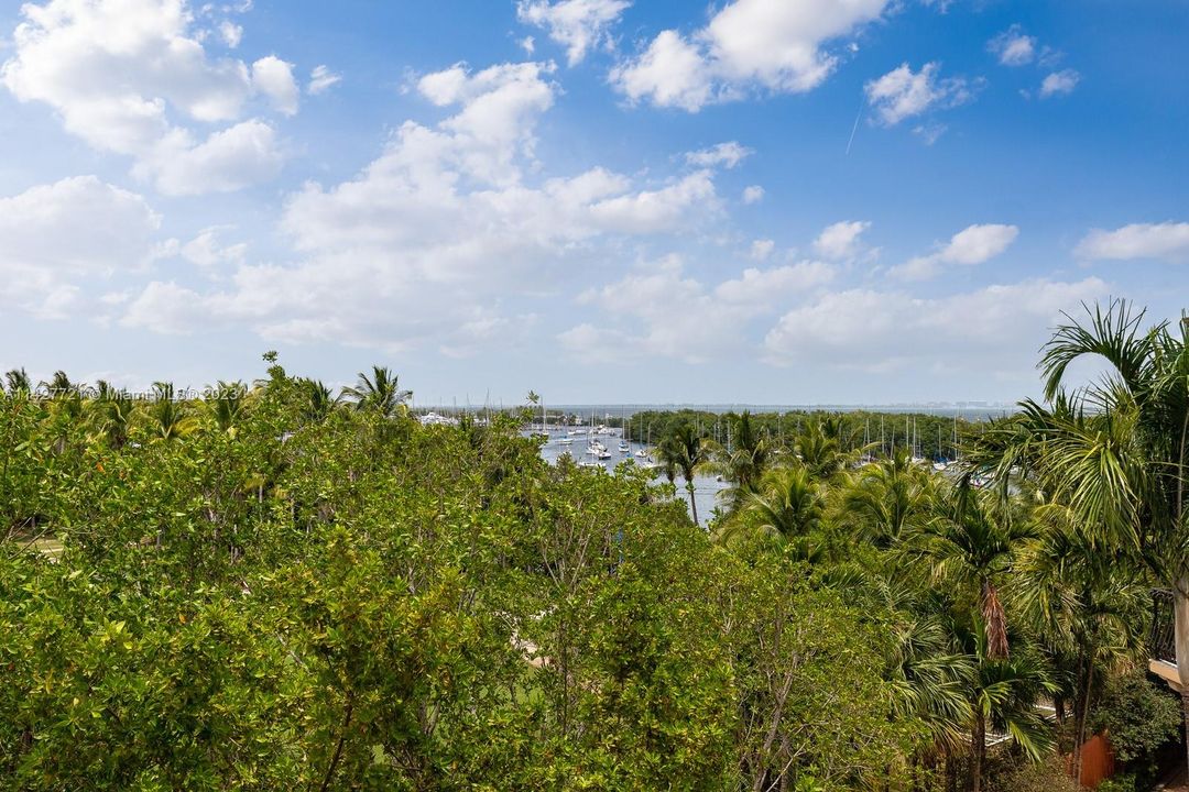 Recently Rented: $20,000 (4 beds, 4 baths, 5860 Square Feet)