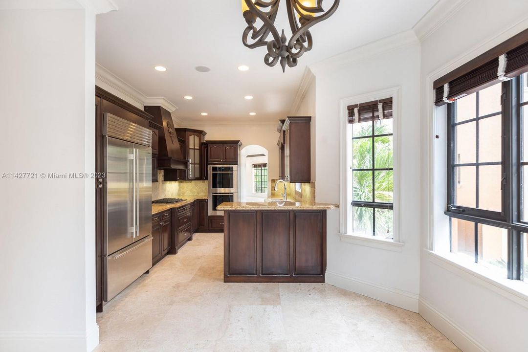 Recently Rented: $20,000 (4 beds, 4 baths, 5860 Square Feet)