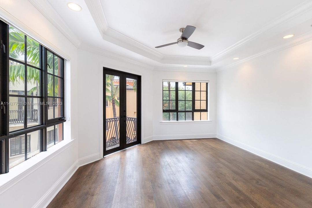 Recently Rented: $20,000 (4 beds, 4 baths, 5860 Square Feet)