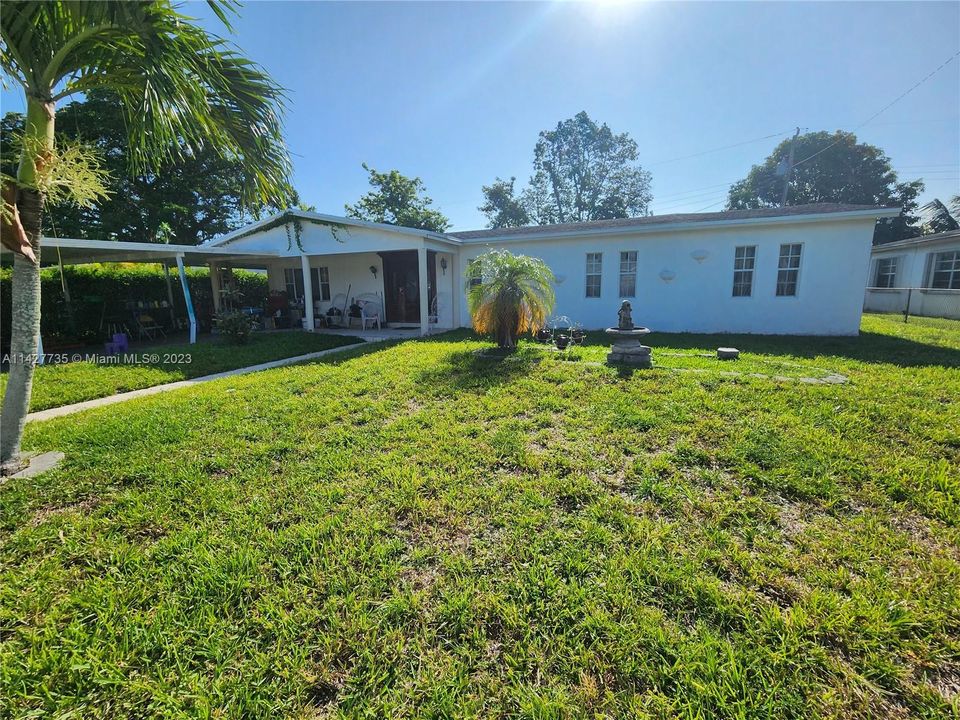 Active With Contract: $400,000 (4 beds, 1 baths, 2064 Square Feet)