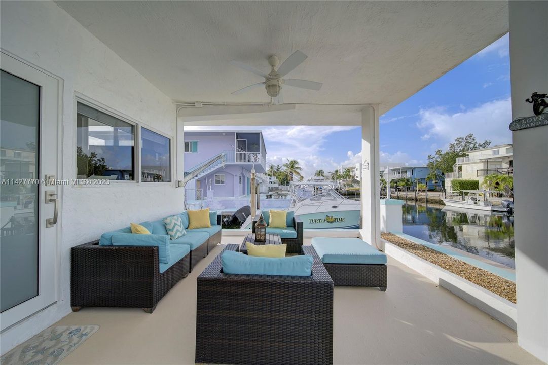 Recently Sold: $1,590,000 (3 beds, 2 baths, 1996 Square Feet)