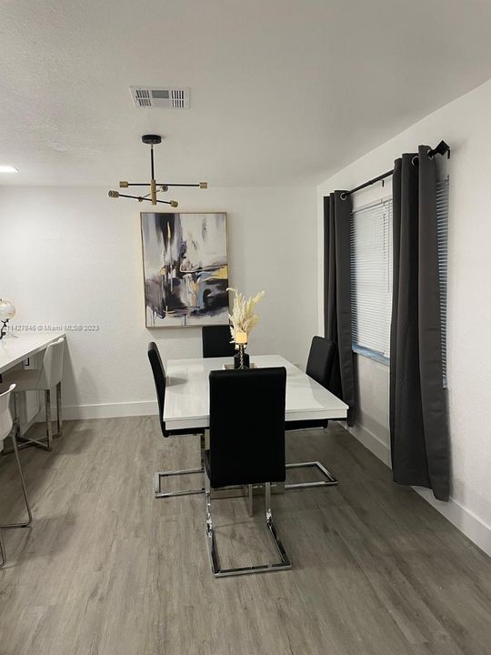 Recently Rented: $2,800 (2 beds, 2 baths, 725 Square Feet)
