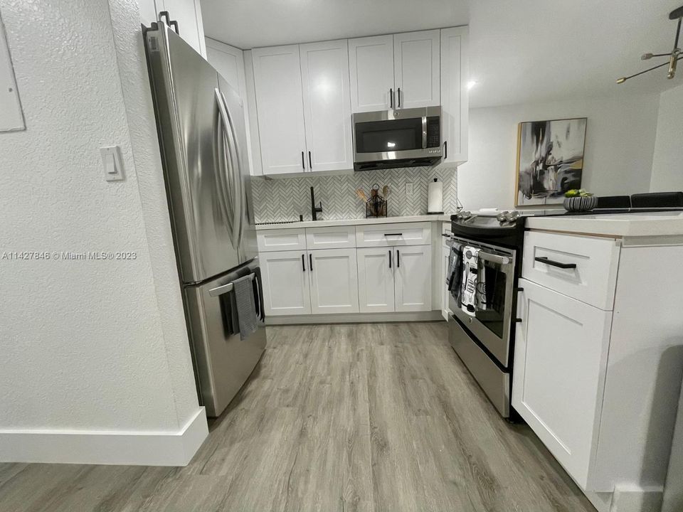 Recently Rented: $2,800 (2 beds, 2 baths, 725 Square Feet)
