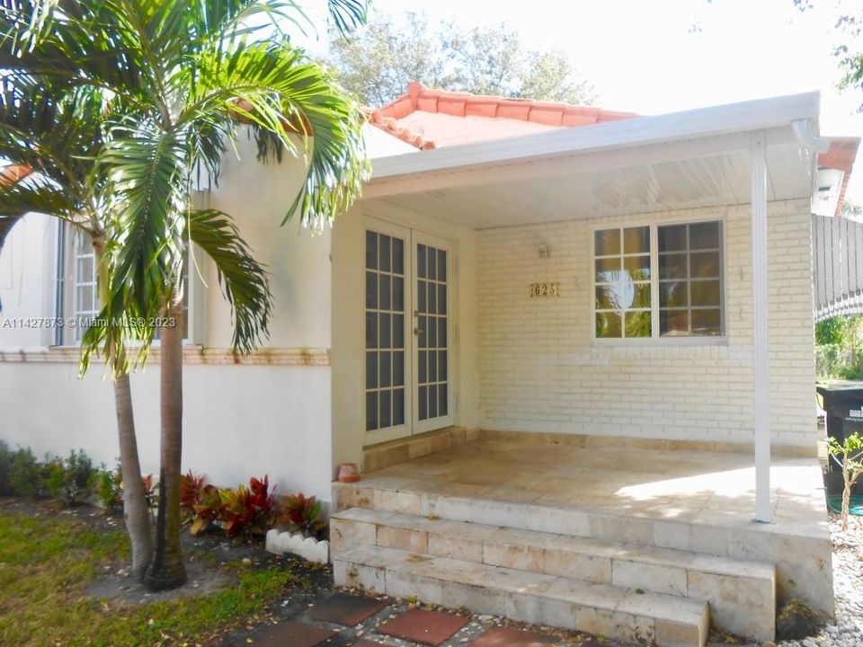 Recently Rented: $3,300 (3 beds, 1 baths, 1430 Square Feet)