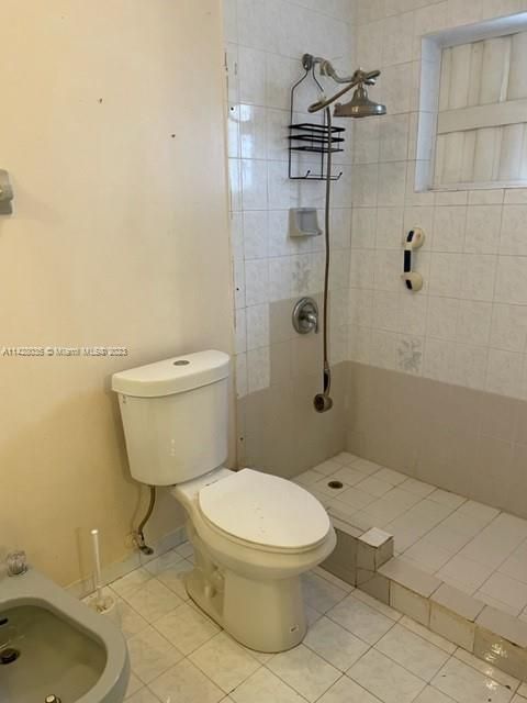 Недавно продано: $398,000 (3 спален, 2 ванн, 1290 Квадратных фут)