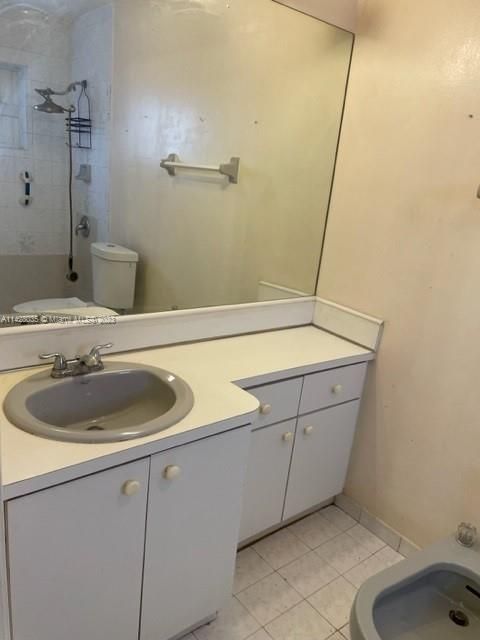 Недавно продано: $398,000 (3 спален, 2 ванн, 1290 Квадратных фут)