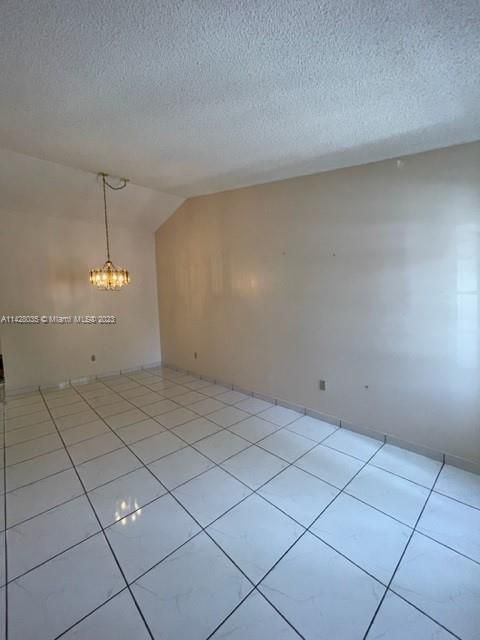 Недавно продано: $398,000 (3 спален, 2 ванн, 1290 Квадратных фут)