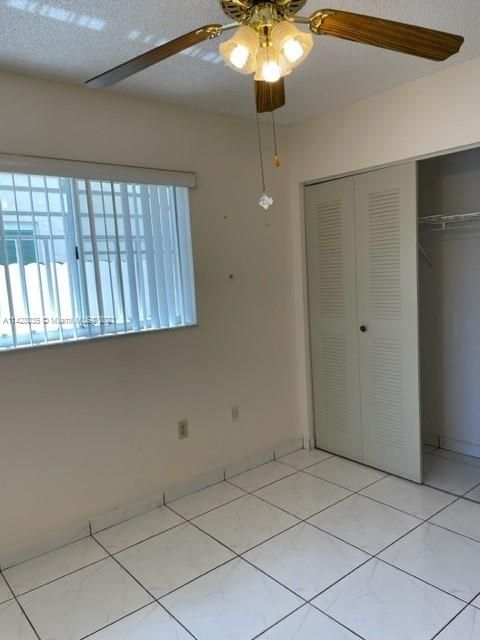 Недавно продано: $398,000 (3 спален, 2 ванн, 1290 Квадратных фут)