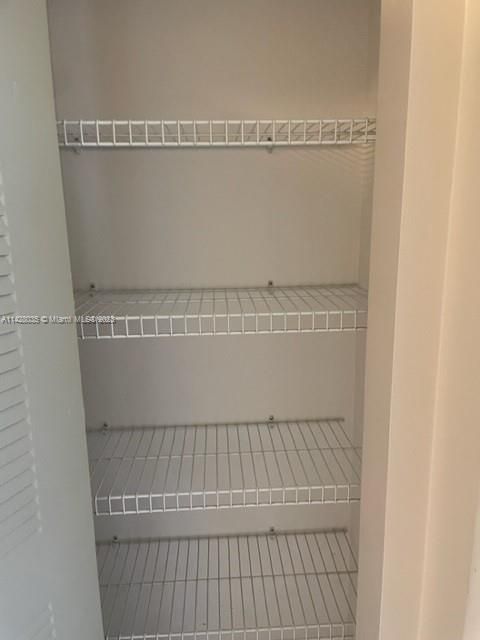 Недавно продано: $398,000 (3 спален, 2 ванн, 1290 Квадратных фут)