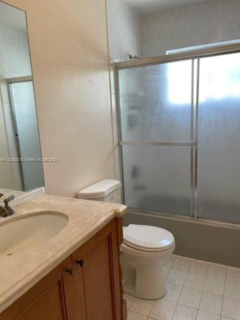 Недавно продано: $398,000 (3 спален, 2 ванн, 1290 Квадратных фут)